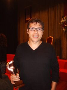 Joan Nave amb el premi de millor actor